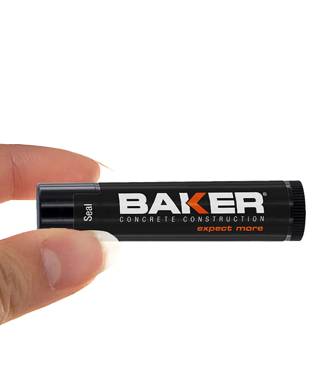 Full Color SPF 15 Lip Balm in Black Tube