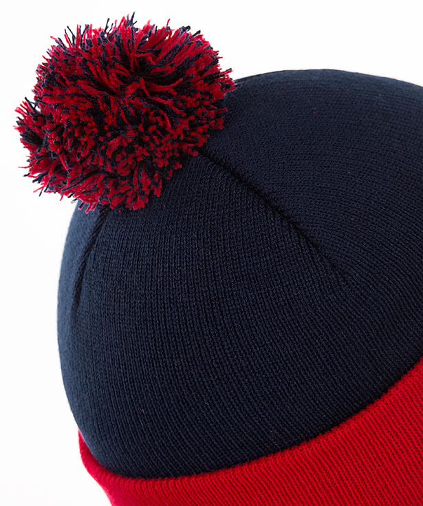 Canada - Sportsman Pom Pom Beanie