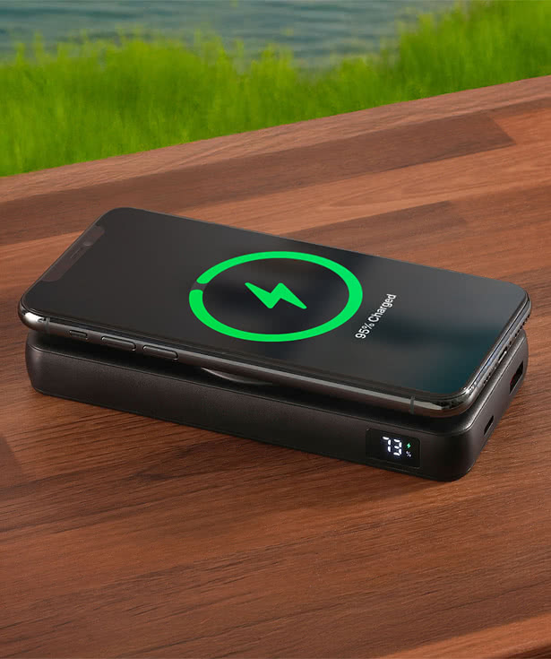 Full Color PowerGlow Illuminating 10,000 mA Wireless Power Bank