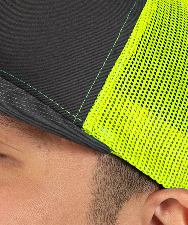 Canada - Richardson Stretch Fit Trucker Hat