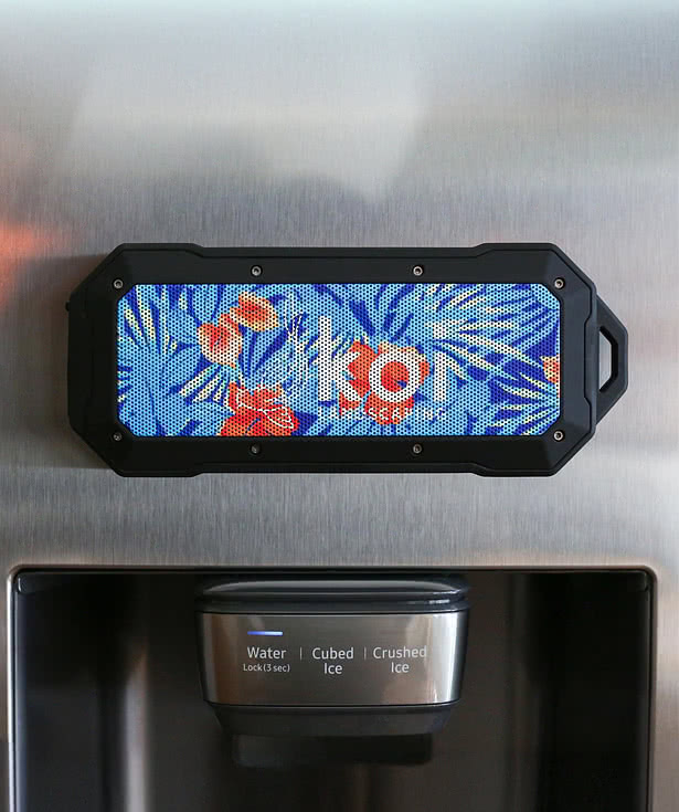 Full Color HangTune Magnetic Waterproof Wireless Speaker
