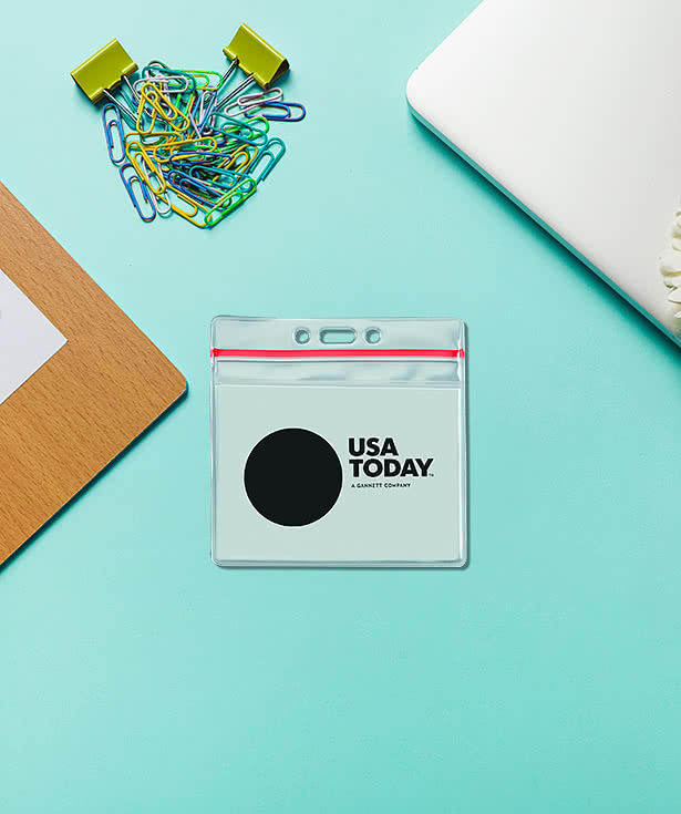 4" x 3" Horizontal Vinyl Badge Pouch with Zipper