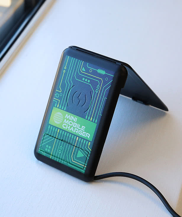 Full Color 2Fold Portable 15W Wireless Charger