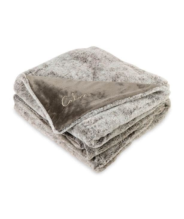 Luxe Faux Fur Throw Blanket