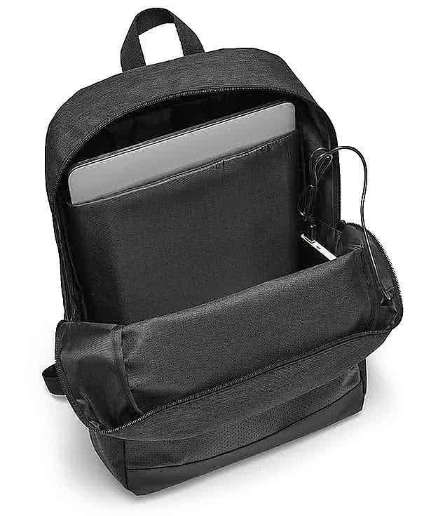 Computer tech outlet backpack