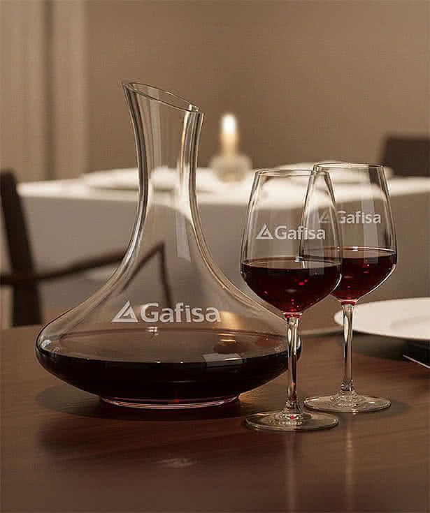 Laser Engraved 50 oz. Kanata Carafe