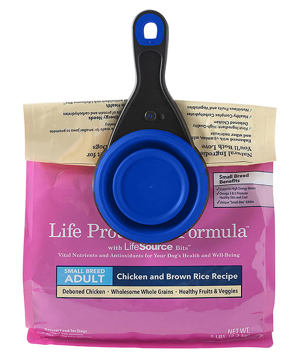 Collapsible Pet Food Scoop with Clip