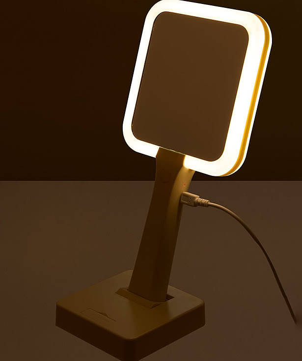 Full Color Wellable Rechargeable LED Mirror with Phone Stand