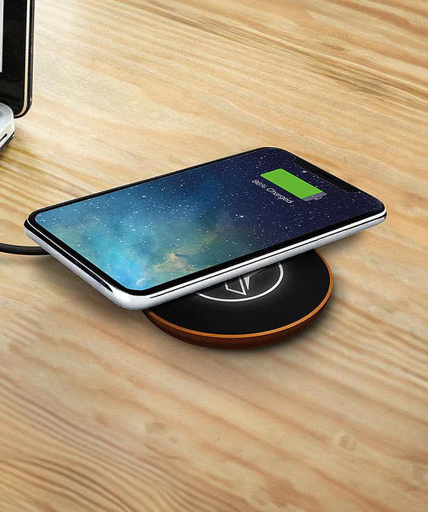 Laser Engraved SCX Innovative Design Maple Wood 10W Wireless Charger