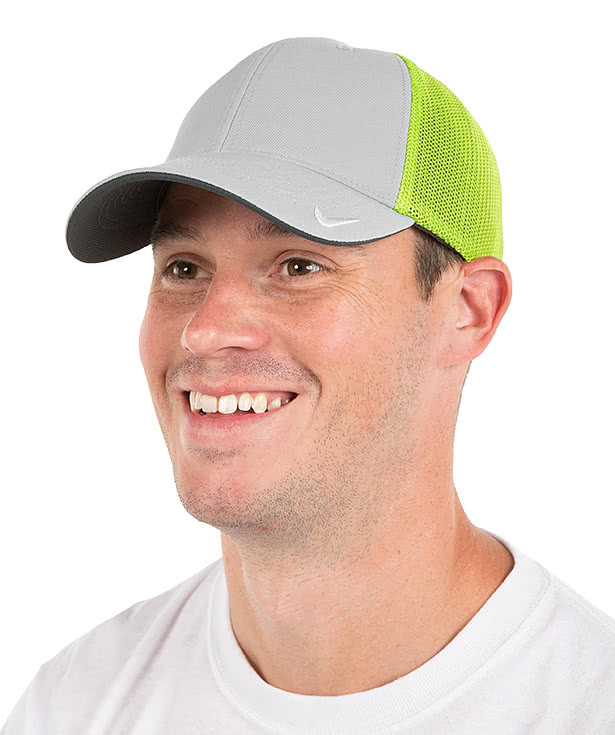 Nike Golf Stretch Fit Mesh Hat