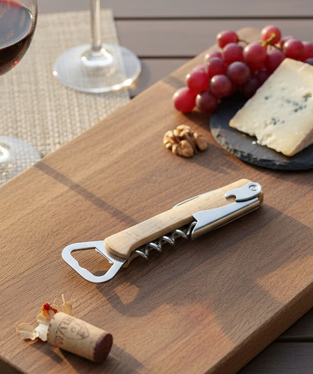 4-in-1 Wine & Bottle Opener