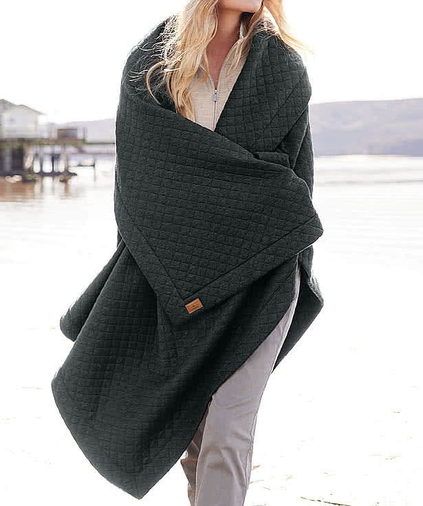 TravisMathew Diamond Quilted Blanket