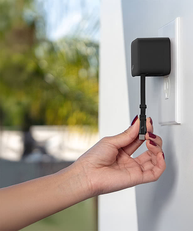 Nimble Wally Stretch 35W Wall Charger with Retractable Cable