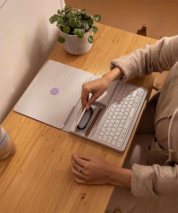 Logitech Casa Pop-Up Desk