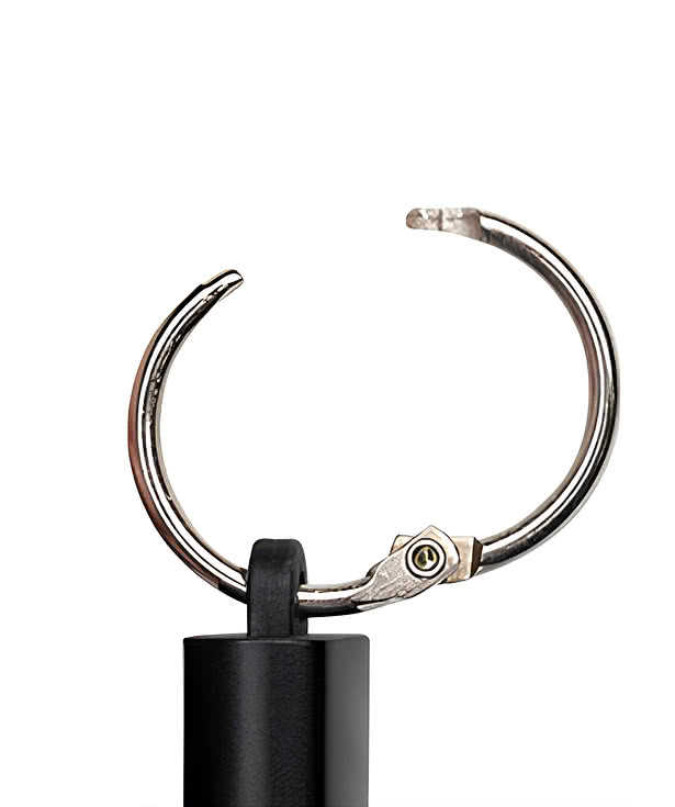 Multi-Charge Cable with Round Carabiner