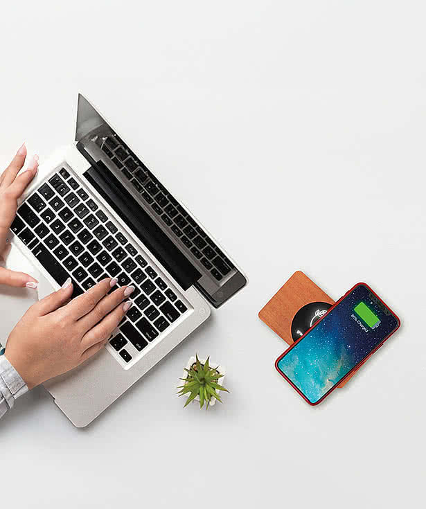 Laser Engraved SCX Innovative Design 10,000 mAh Bamboo Wireless Power Bank
