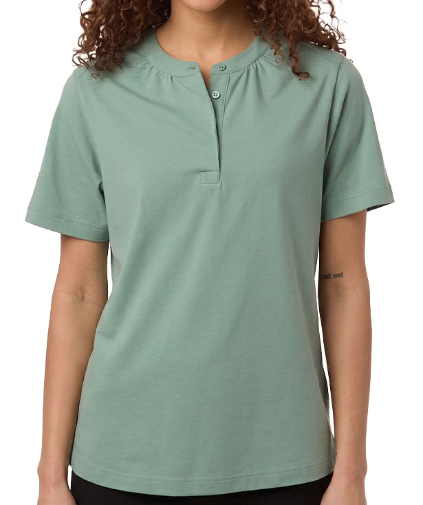 Devon & Jones Women's Seaton Pebble Textured Performance Polo